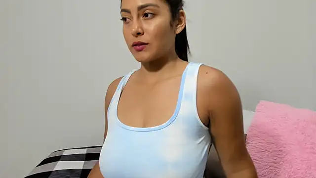 sofiaparker8 online show from 12/05/24, 07:06