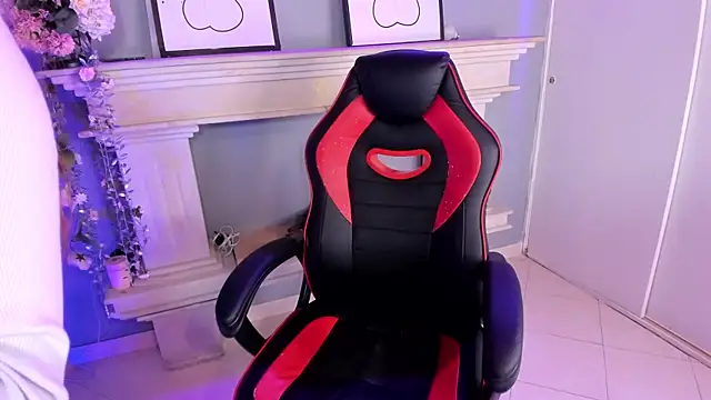 tiffany becker online show from 03/18/25, 07:42