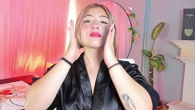 Snapshot of tiffany_becker chatting on 07/10/26, 01:36 tiffany becker online show from 07/10/26, 01:36