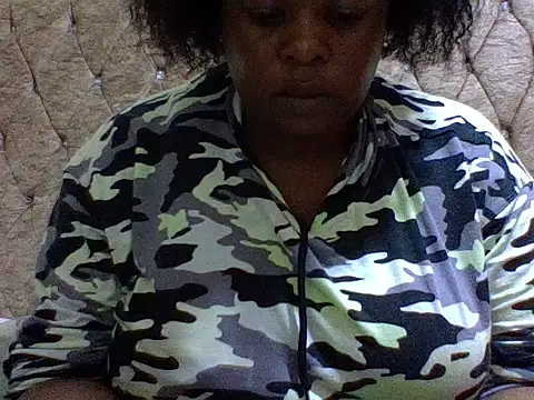 zoey10 online show from 12/14/25, 08:02