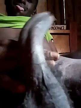 Snapshot of bigdicktaoni chatting on 12/19/25, 12:45 bigdicktaoni online show from 12/19/25, 12:45