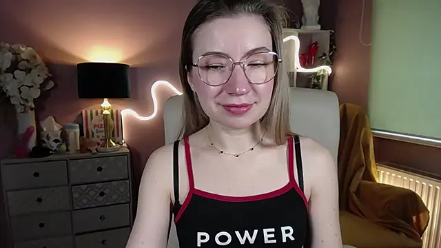 Snapshot of Mia_Tasty chatting on 02/06/25, 11:21 Mia Tasty online show from 02/06/25, 11:21