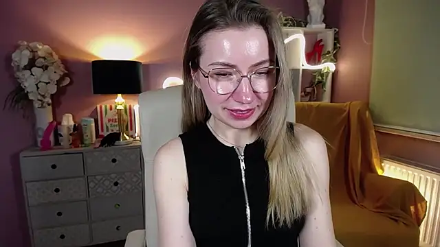 Snapshot of Mia_Tasty chatting on 02/09/25, 08:45 Mia Tasty online show from 02/09/25, 08:45