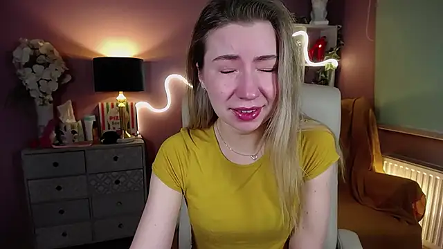 Snapshot of Mia_Tasty chatting on 02/13/25, 07:24 Mia Tasty online show from 02/13/25, 07:24