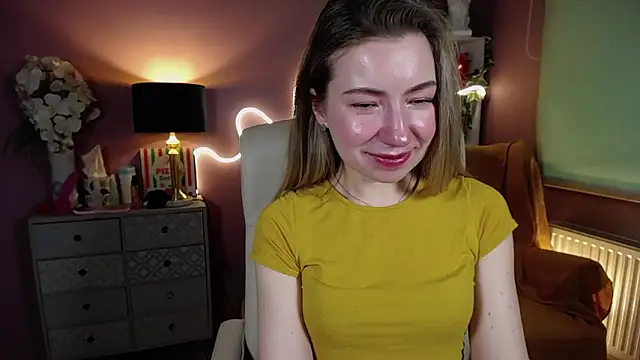 Snapshot of Mia_Tasty chatting on 02/13/25, 10:34 Mia Tasty online show from 02/13/25, 10:34