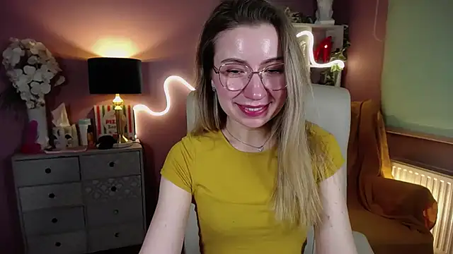 Snapshot of Mia_Tasty chatting on 02/13/25, 01:37 Mia Tasty online show from 02/13/25, 01:37