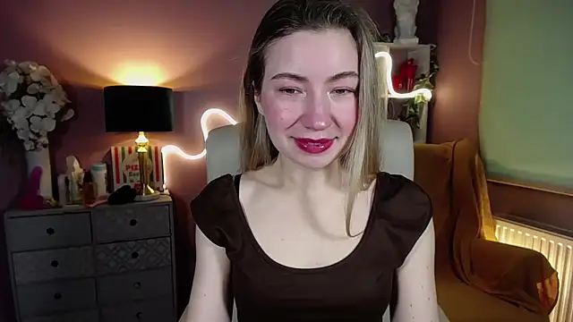 Snapshot of Mia_Tasty chatting on 02/16/25, 07:48 Mia Tasty online show from 02/16/25, 07:48