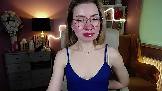 Snapshot of Mia_Tasty chatting on 02/21/25, 11:22 Mia Tasty online show from 02/21/25, 11:22