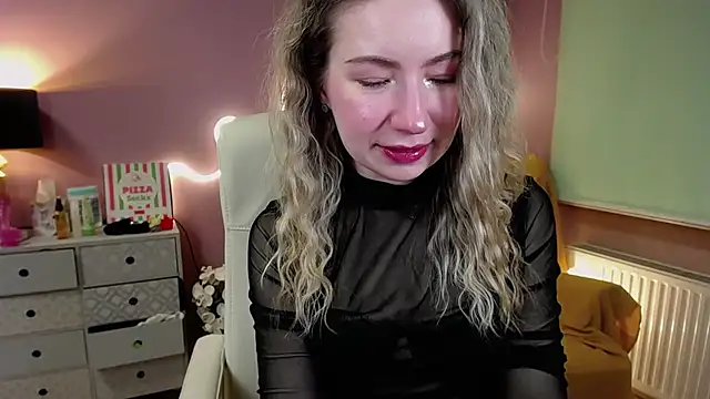 Snapshot of Mia_Tasty chatting on 02/25/25, 02:33 Mia Tasty online show from 02/25/25, 02:33