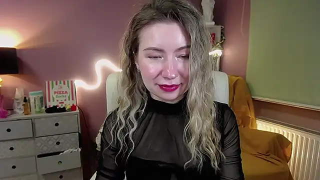 Snapshot of Mia_Tasty chatting on 02/25/25, 05:58 Mia Tasty online show from 02/25/25, 05:58