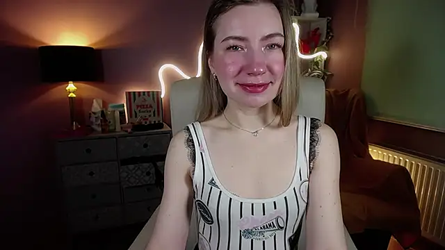 Snapshot of Mia_Tasty chatting on 03/02/25, 07:54 Mia Tasty online show from 03/02/25, 07:54