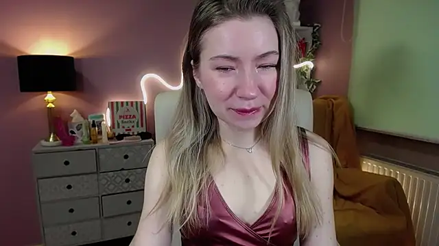 Snapshot of Mia_Tasty chatting on 03/08/25, 07:27 Mia Tasty online show from 03/08/25, 07:27