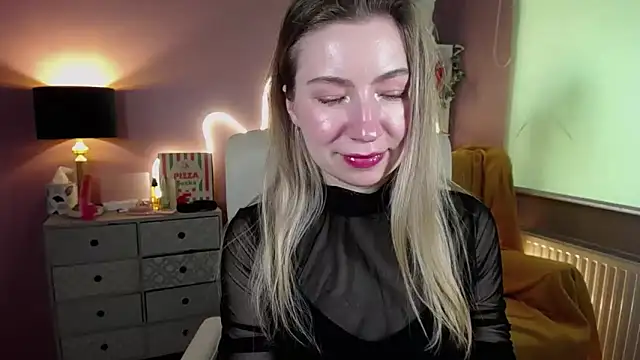 Snapshot of Mia_Tasty chatting on 03/12/25, 11:09 Mia Tasty online show from 03/12/25, 11:09