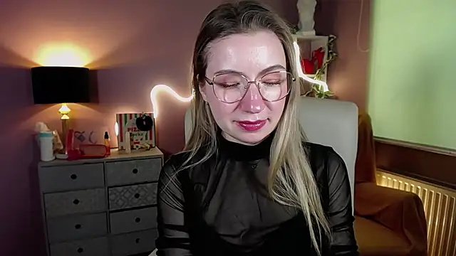 Snapshot of Mia_Tasty chatting on 03/21/25, 10:50 Mia Tasty online show from 03/21/25, 10:50