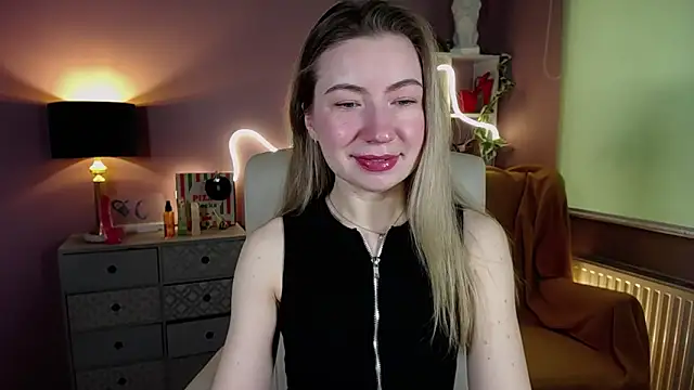 Snapshot of Mia_Tasty chatting on 03/22/25, 07:47 Mia Tasty online show from 03/22/25, 07:47