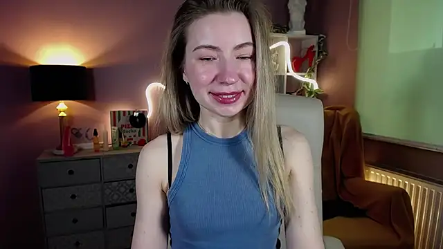 Snapshot of Mia_Tasty chatting on 03/23/25, 08:04 Mia Tasty online show from 03/23/25, 08:04