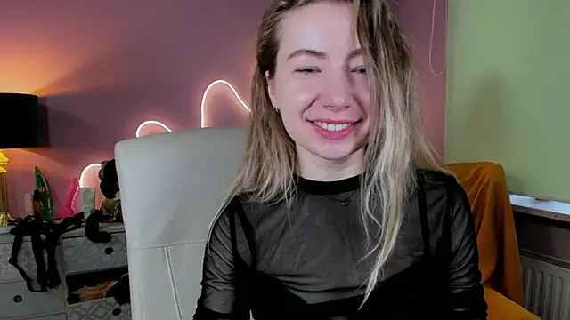 Snapshot of Mia_Tasty chatting on 09/26/25, 06:50 Mia Tasty online show from 09/26/25, 06:50