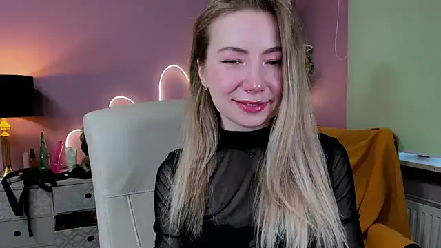 Snapshot of Mia_Tasty chatting on 10/01/25, 06:52 Mia Tasty online show from 10/01/25, 06:52