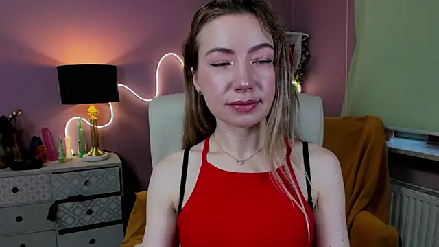 Snapshot of Mia_Tasty chatting on 10/23/25, 06:45 Mia Tasty online show from 10/23/25, 06:45