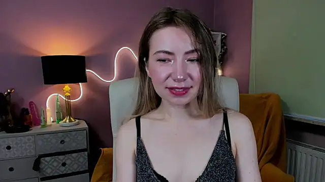 Snapshot of Mia_Tasty chatting on 10/24/25, 06:32 Mia Tasty online show from 10/24/25, 06:32