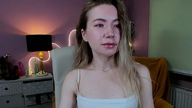 Snapshot of Mia_Tasty chatting on 10/26/25, 07:36 Mia Tasty online show from 10/26/25, 07:36