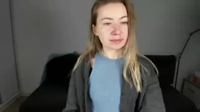 Snapshot of Mia_Tasty chatting on 12/23/25, 07:28 Mia Tasty online show from 12/23/25, 07:28