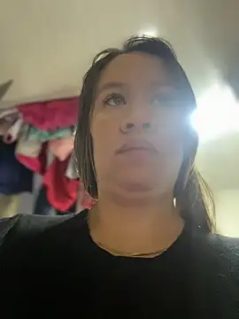 Snapshot of Emiily_lee chatting on 11/22/25, 08:41 Emiily lee online show from 11/22/25, 08:41