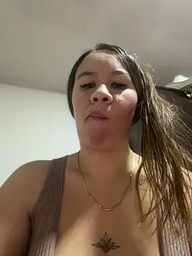 Snapshot of Emiily_lee chatting on 11/30/25, 04:44 Emiily lee online show from 11/30/25, 04:44