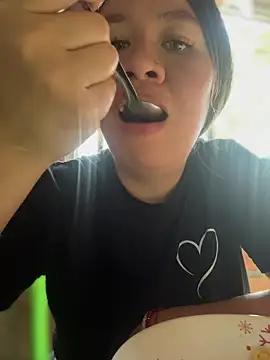 Snapshot of Emiily_lee chatting on 12/14/25, 07:07 Emiily lee online show from 12/14/25, 07:07