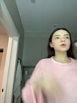 Snapshot of AnaWest chatting on 01/04/25, 04:23 AnaWest online show from 01/04/25, 04:23