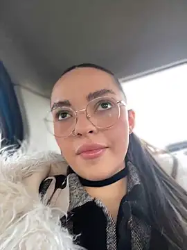 Snapshot of AnaWest chatting on 01/25/25, 05:40 AnaWest online show from 01/25/25, 05:40