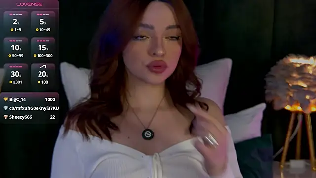 Snapshot of AnaWest chatting on 02/22/25, 12:19 AnaWest online show from 02/22/25, 12:19