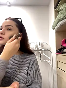 Snapshot of AnaWest chatting on 10/17/25, 06:05 AnaWest online show from 10/17/25, 06:05