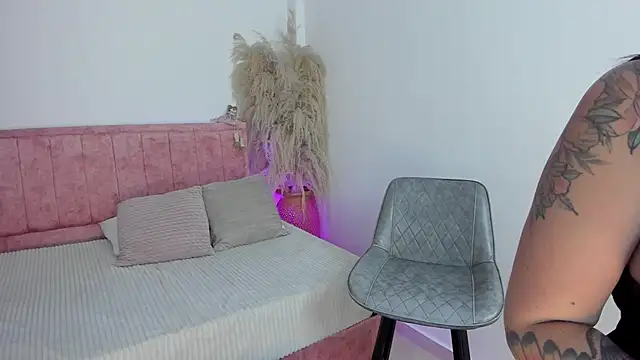 Sofiawilson  online show from 09/24/25, 12:52