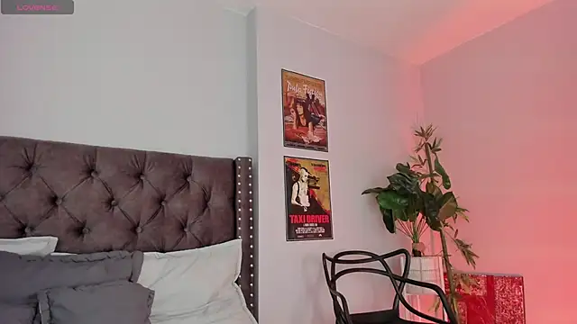 Snapshot of iriiina_veneno chatting on 01/15/25, 01:56 iriiina veneno online show from 01/15/25, 01:56