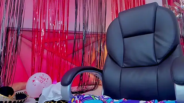 Snapshot of BonnieCute_ chatting on 02/15/25, 07:27 BonnieCute online show from 02/15/25, 07:27