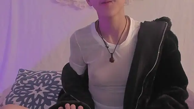 Snapshot of BonnieCute_ chatting on 03/06/25, 11:36 BonnieCute online show from 03/06/25, 11:36