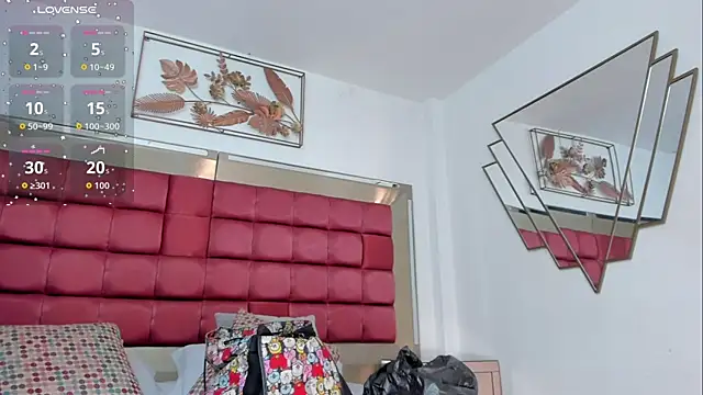 Snapshot of BonnieCute_ chatting on 10/24/25, 12:19 BonnieCute online show from 10/24/25, 12:19