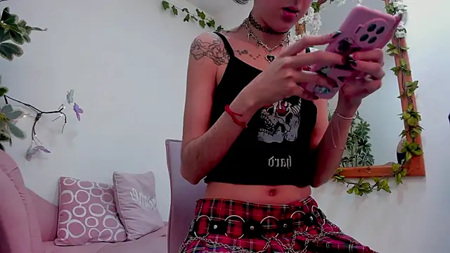 BonnieCute  online show from 04/05/26, 12:08