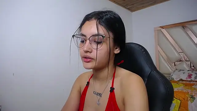 Snapshot of antonella_sweetlittle chatting on 12/30/24, 12:20 antonella sweetlittle online show from 12/30/24, 12:20