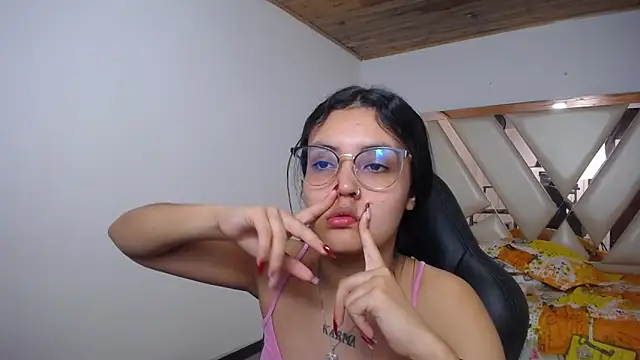 Snapshot of antonella_sweetlittle chatting on 12/30/24, 06:27 antonella sweetlittle online show from 12/30/24, 06:27