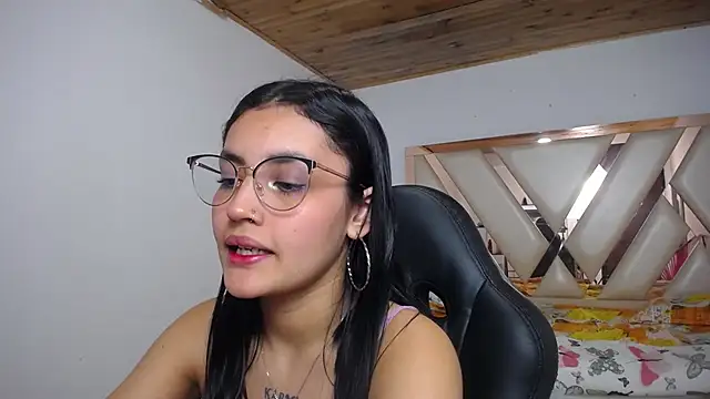 Snapshot of antonella_sweetlittle chatting on 12/31/24, 03:31 antonella sweetlittle online show from 12/31/24, 03:31