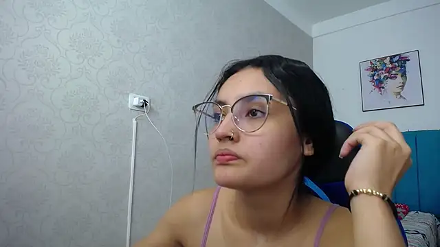 Snapshot of antonella_sweetlittle chatting on 01/09/25, 03:23 antonella sweetlittle online show from 01/09/25, 03:23