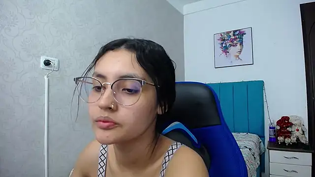 Snapshot of antonella_sweetlittle chatting on 01/10/25, 03:37 antonella sweetlittle online show from 01/10/25, 03:37