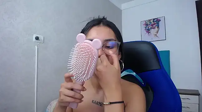 Snapshot of antonella_sweetlittle chatting on 03/02/25, 06:30 antonella sweetlittle online show from 03/02/25, 06:30