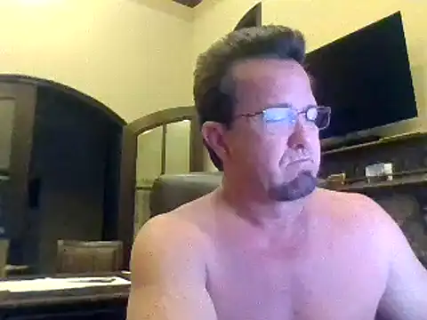 Snapshot of sluttydylan chatting on 12/18/24, 07:26 sluttydylan online show from 12/18/24, 07:26