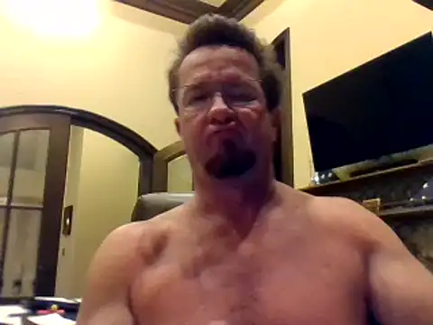 Snapshot of sluttydylan chatting on 02/25/25, 04:46 sluttydylan online show from 02/25/25, 04:46