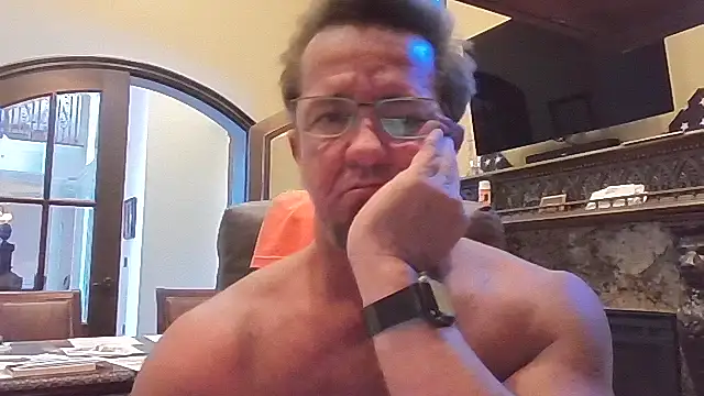 Snapshot of sluttydylan chatting on 11/06/25, 10:43 sluttydylan online show from 11/06/25, 10:43