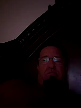 Snapshot of sluttydylan chatting on 11/15/25, 08:00 sluttydylan online show from 11/15/25, 08:00