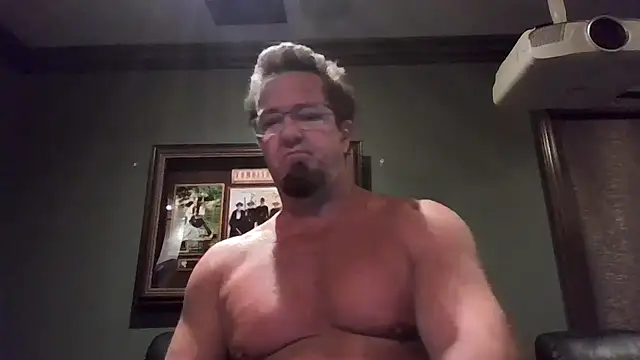 Snapshot of sluttydylan chatting on 11/30/25, 02:15 sluttydylan online show from 11/30/25, 02:15